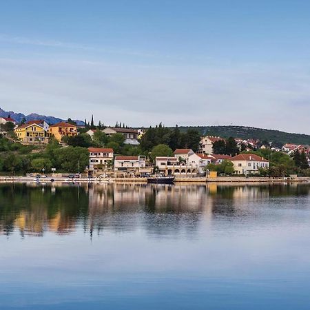 Beautiful Apartment In Maslenica With Kitchen Eksteriør bilde