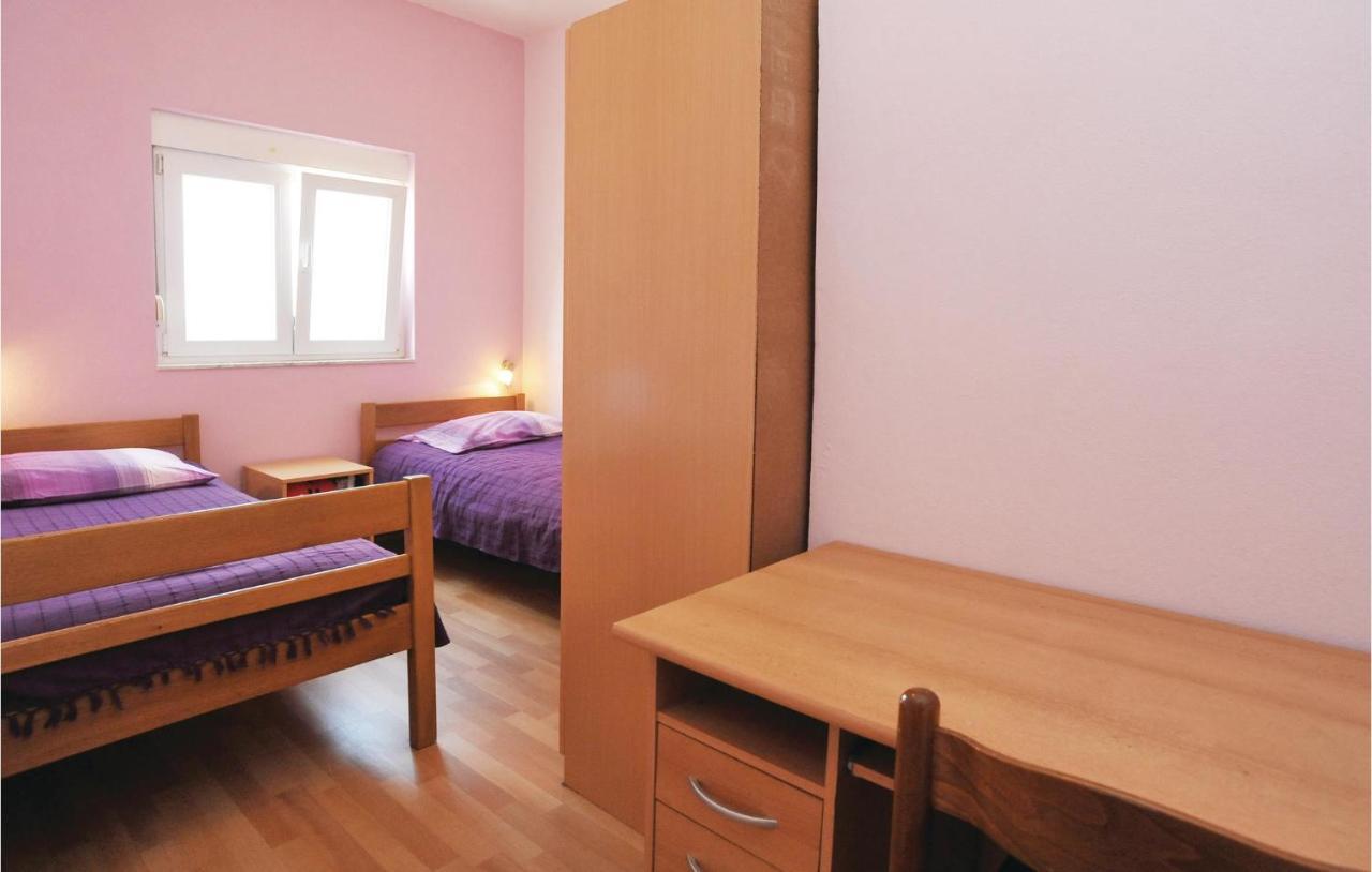 Beautiful Apartment In Maslenica With Kitchen Eksteriør bilde