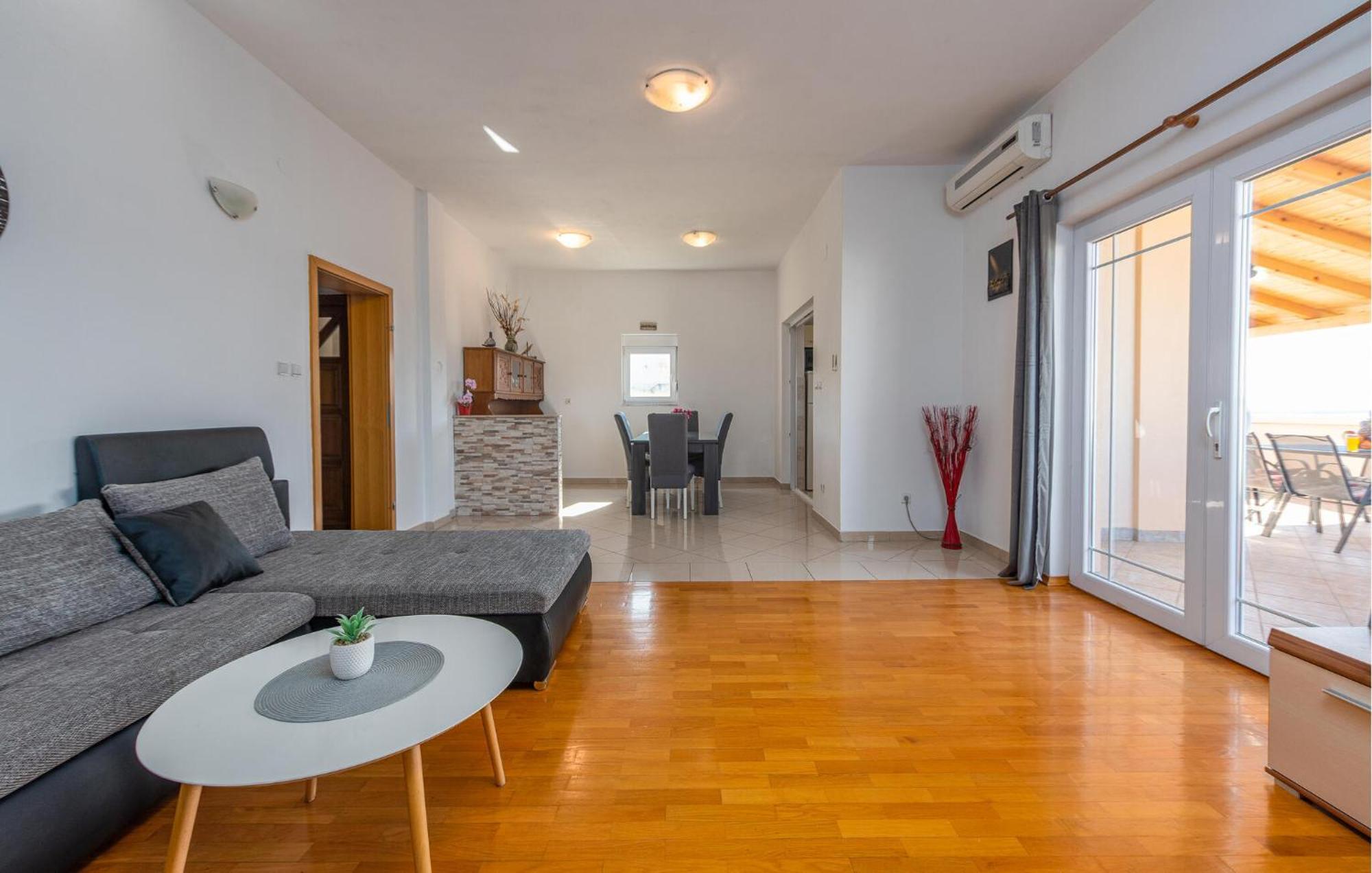 Beautiful Apartment In Maslenica With Kitchen Eksteriør bilde
