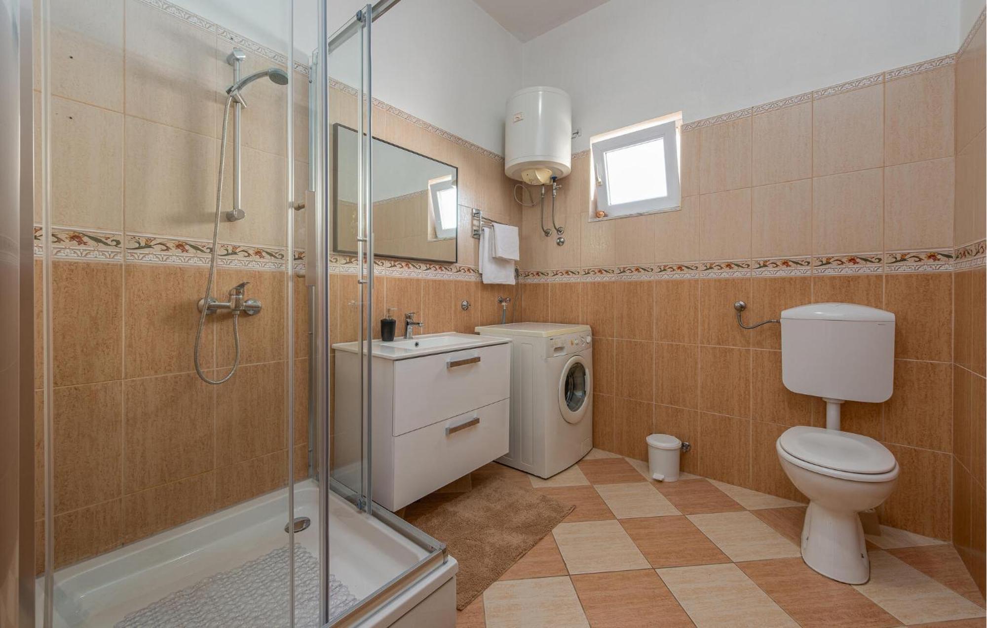 Beautiful Apartment In Maslenica With Kitchen Eksteriør bilde