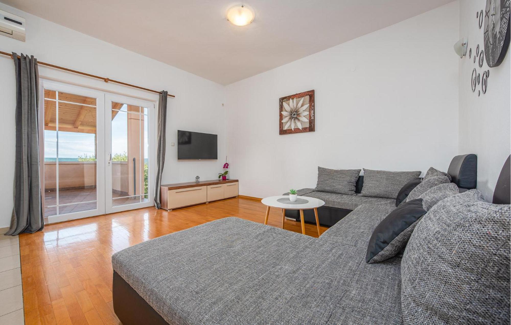 Beautiful Apartment In Maslenica With Kitchen Eksteriør bilde