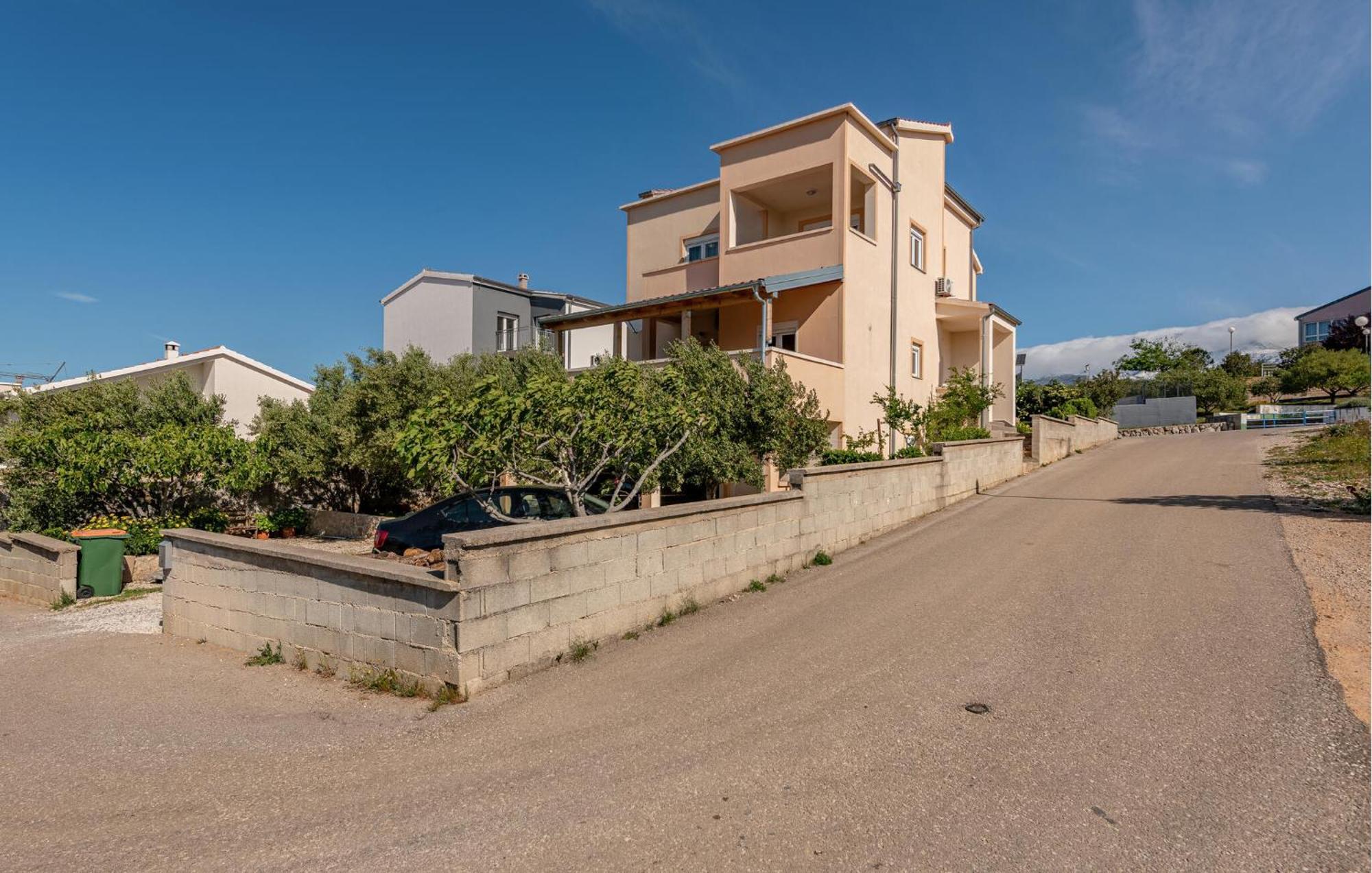 Beautiful Apartment In Maslenica With Kitchen Eksteriør bilde